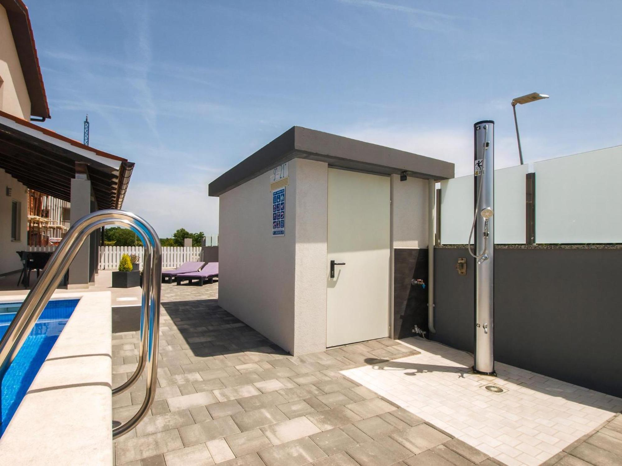 Wohnung Mit Grill, Pool Und Terrasse Stinjan Exterior photo